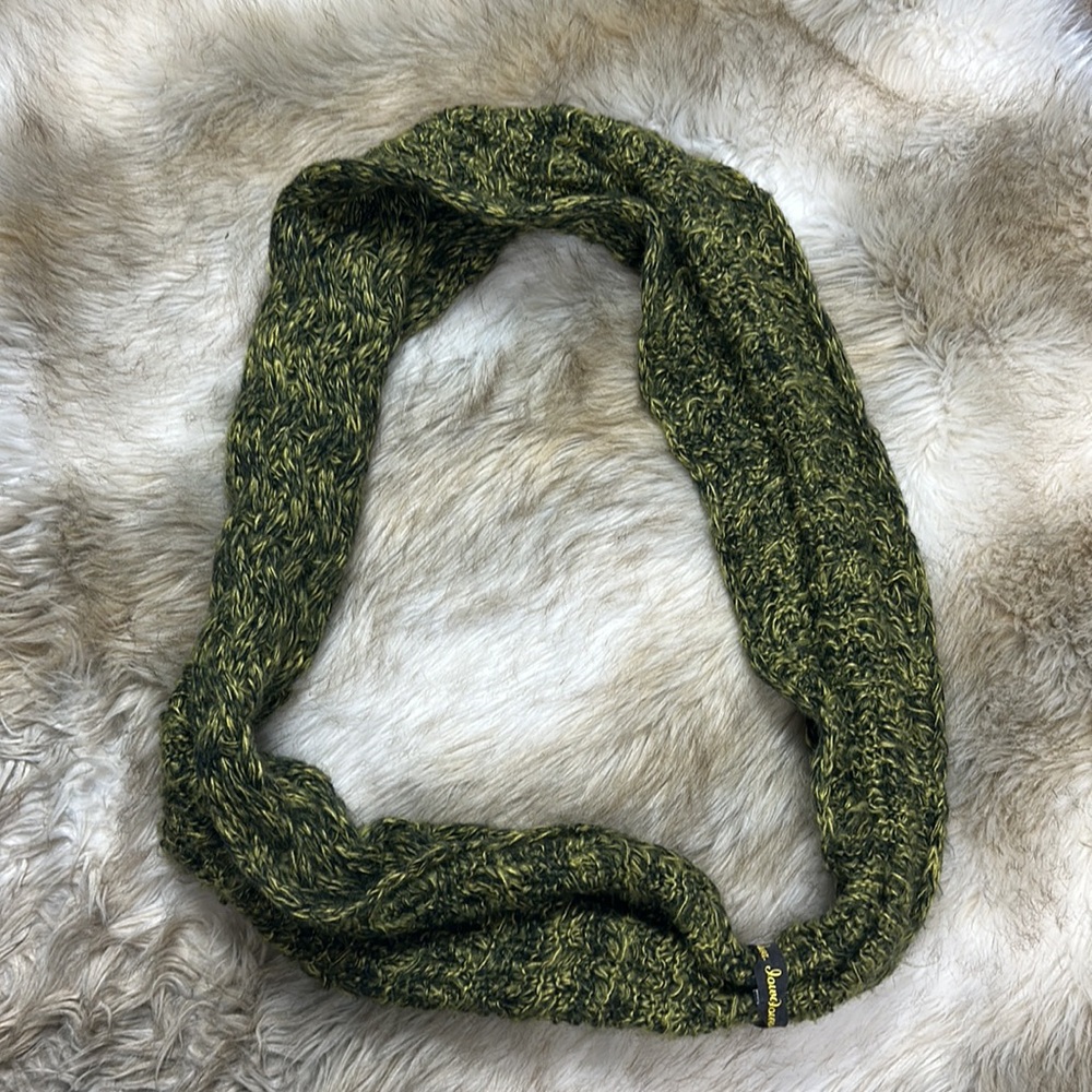 Iowa Hawkeye Infinity Scarf - Picture 5 of 6
